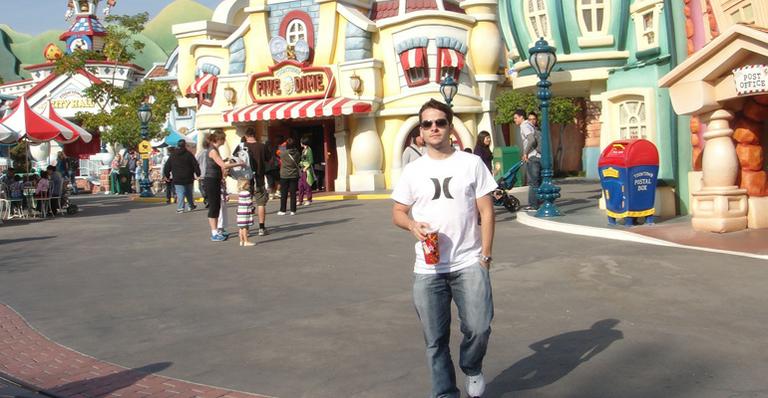 Thiago Oliveira se diverte na Disney 