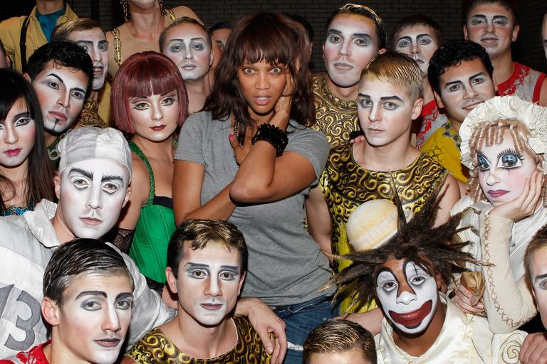 Tyra Banks visita o Cirque Du Soleil