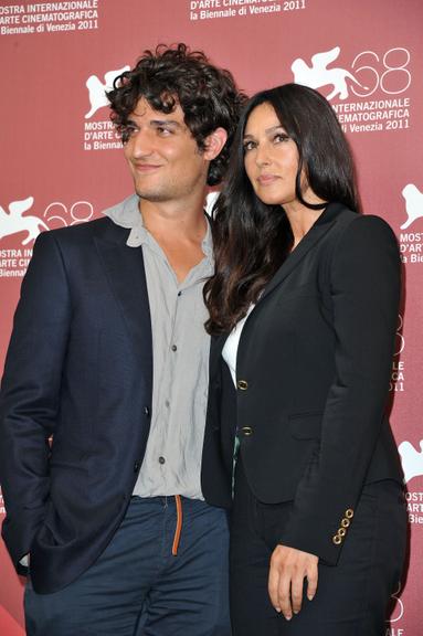 Louis Garrel e Monica Bellucci apresentam 'Un Ete Brulant' em Veneza