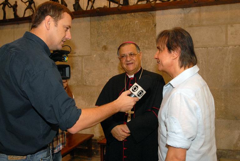 Roberto Carlos dá entrevista para a TV Globo no Santo Sepulcro