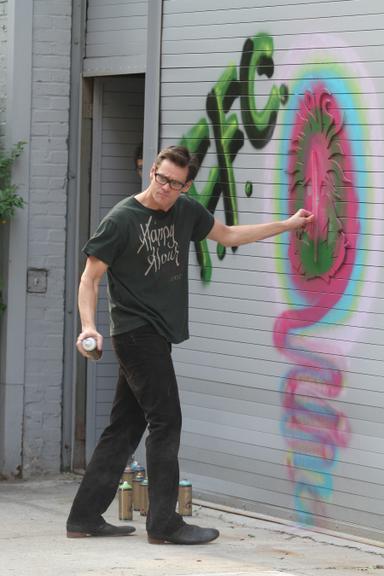 Jim Carrey ataca de grafiteiro