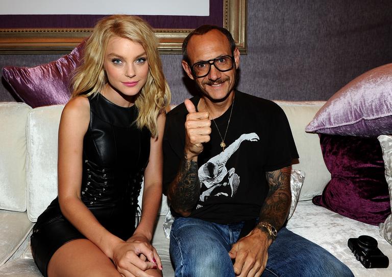 A modelo Jessica Stam e o fotógrafo Terry Richardson