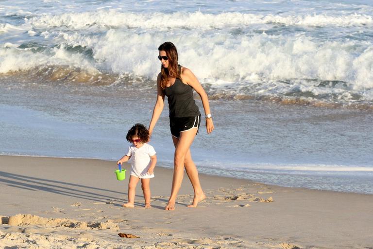 Mônica Martelli com a filha Júlia