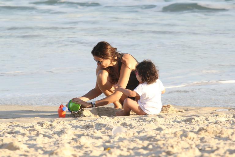 Mônica Martelli com a filha Júlia