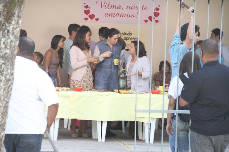 Lilia Cabral, Dira Paes e Paulo Rocha gravam na Barra da Tijuca