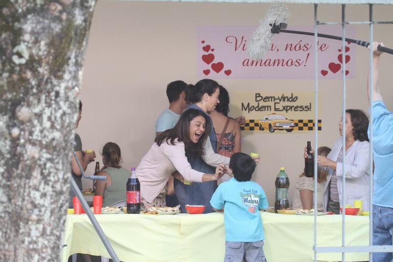 Lilia Cabral, Dira Paes e Paulo Rocha gravam na Barra da Tijuca