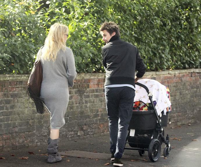 Kate Hudson e Matt Bellamy passeiam com Bingham Hawn em Londres