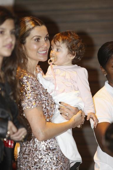 Flávia Alessandra com a filha Olívia