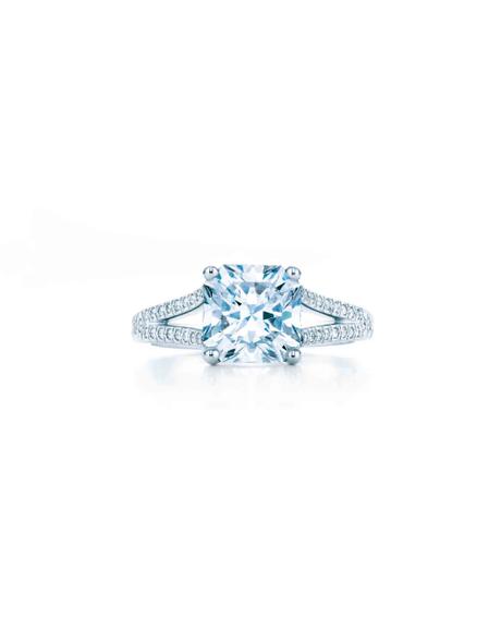 Anel de noivado solitário com diamantes nas curvas laterais Tiffany Co. 11 3815-7000 (tiffany.com)