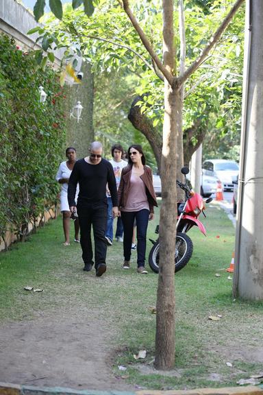 Murilo Benício aparece careca no Rio de Janeiro