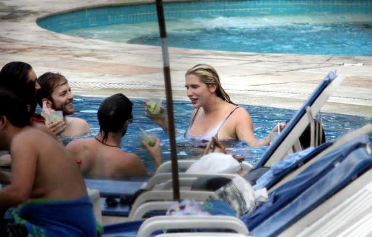 Ke$ha se diverte em hotel no Rio de Janeiro