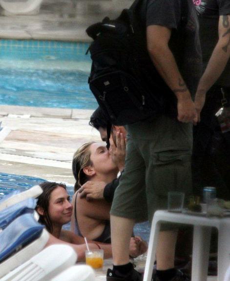 Ke$ha se diverte em hotel no Rio de Janeiro