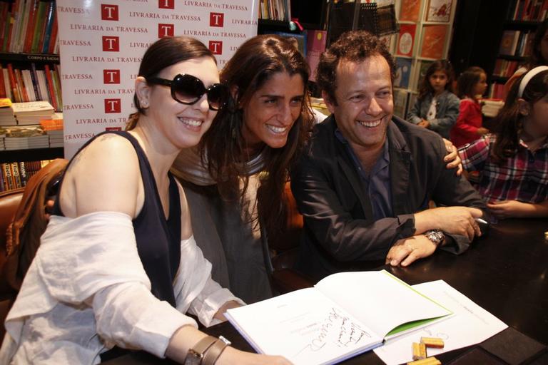 Adriana Calcanhotto, Cynthia Howlett e Vik Muniz em tarde de autógrafos de 'Melchior, O Mais Melhor