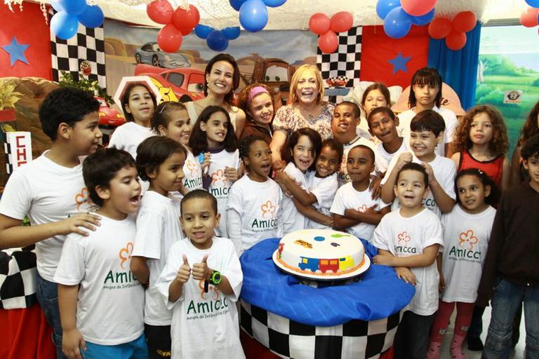 Susana Vieira e Úrsula Corona visitam a Amicca