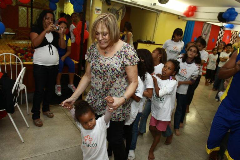 Susana Vieira visita a Amicca