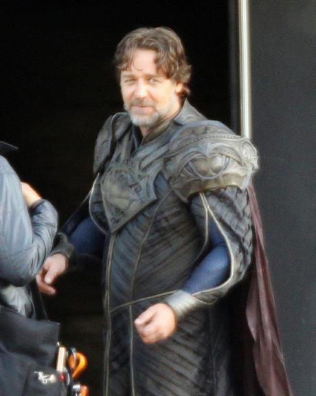 Russell Crowe durante as filmagens de 'Man of Steel'