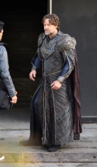 Russell Crowe durante as filmagens de 'Man of Steel'