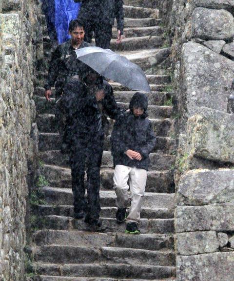 Mick Jagger e Lucas Jagger visitam Machu Picchu