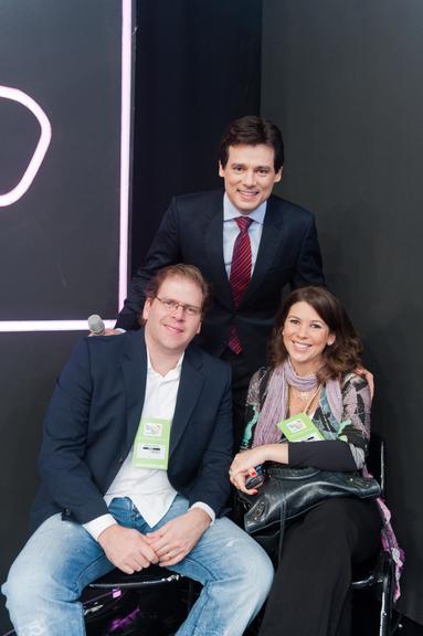 Celso Poritolli com o casal Marcelo Beyruti e Daniela Beyruti nos bastidores Teleton 2011