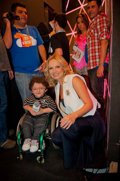 Eliana e Fernandinho nos bastidores do Teleton 2011