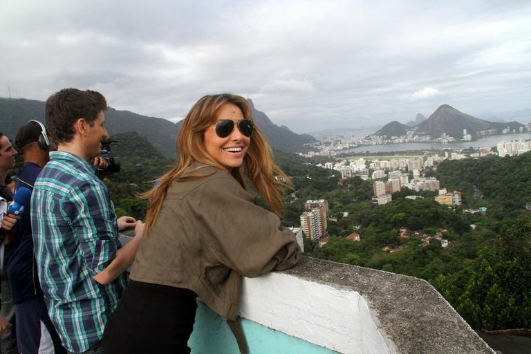 Sabrina Sato grava 'Pânico na TV' na Rocinha, no Rio de Janeiro