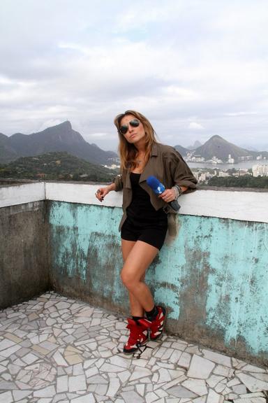 Sabrina Sato grava 'Pânico na TV' na Rocinha, no Rio de Janeiro