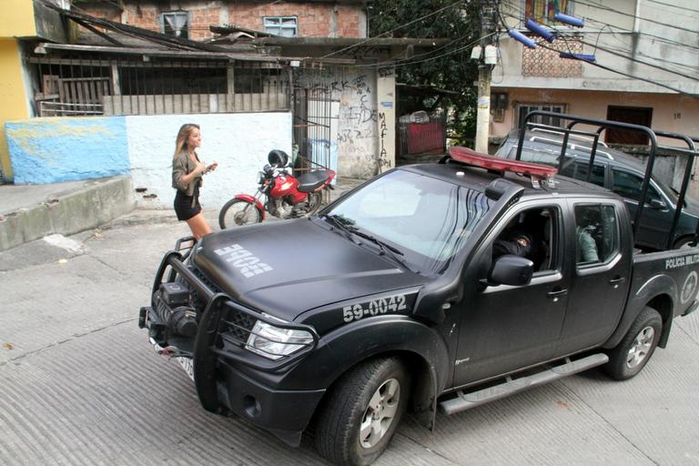 Sabrina Sato grava 'Pânico na TV' na Rocinha, no Rio de Janeiro