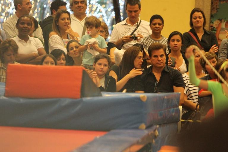 Claudia Raia e Edson Celulari vão a apresentação de Sophia