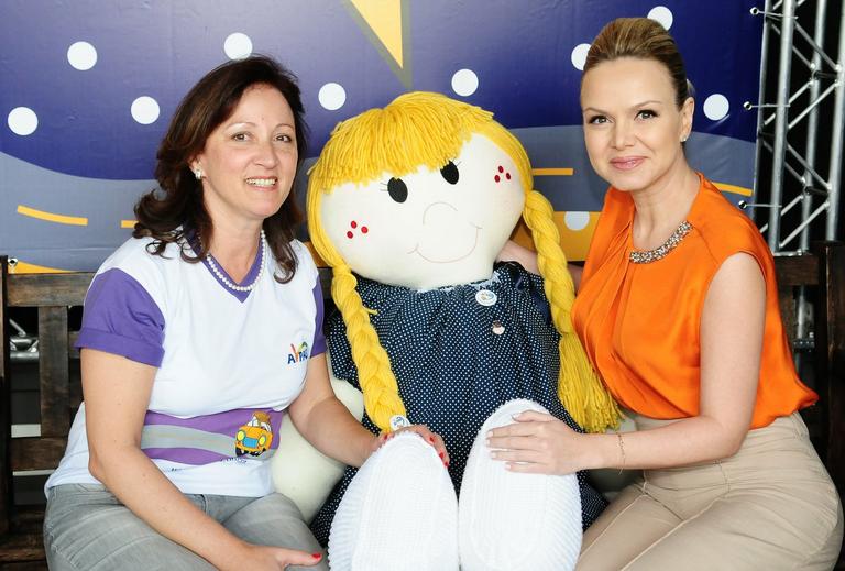 Eliana com Tatiana Piccardi, presidente da AHPAS