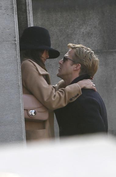 Ryan Gosling e Eva Mendes namoram em Paris