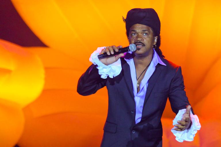 Carlinhos Brown se apresenta em São Paulo