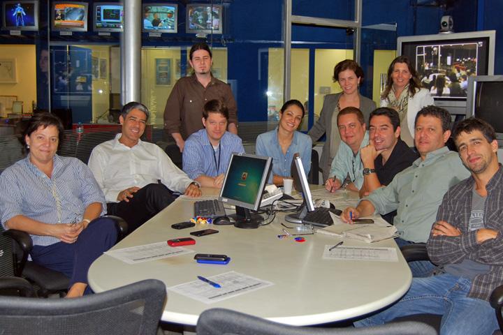 Patrícia Poeta e equipe em seu primeiro dia no 'Jornal Nacional'