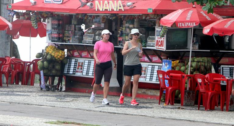 Fátima Bernardes em caminhada matinal 