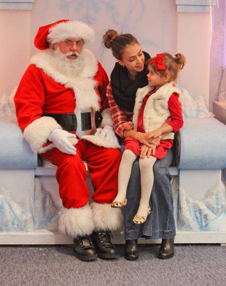 Filha de Jessica Alba pede presentes ao Papai Noel 