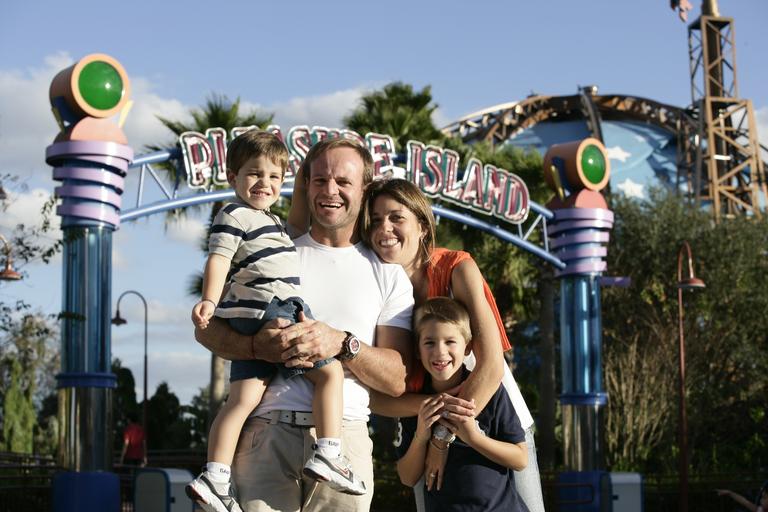 Rubinho com a família na Disney