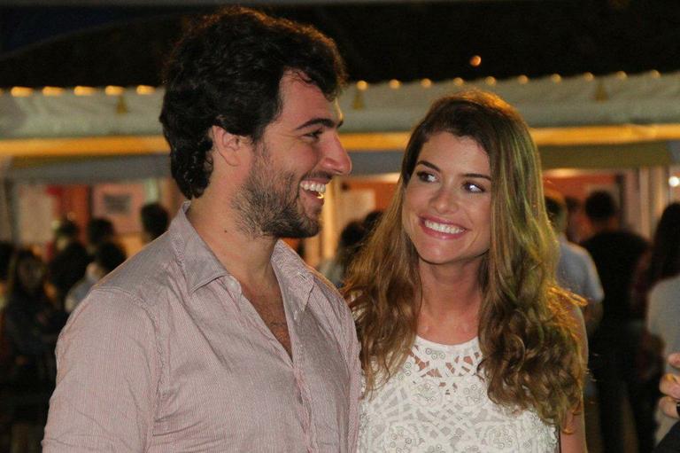 Felipe Simão e Alinne Moraes