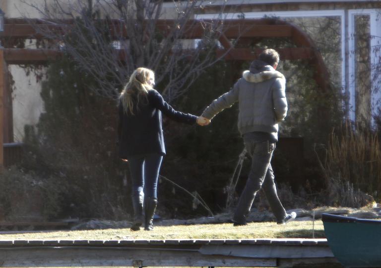 Ryan Reynolds e Blake Lively trocam carinhos em viagem romântica 