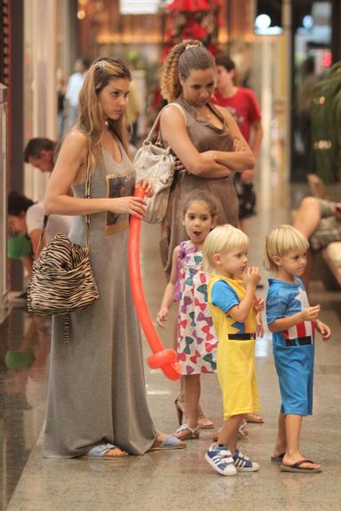 Fernanda Lima com os filhos João e Francisco