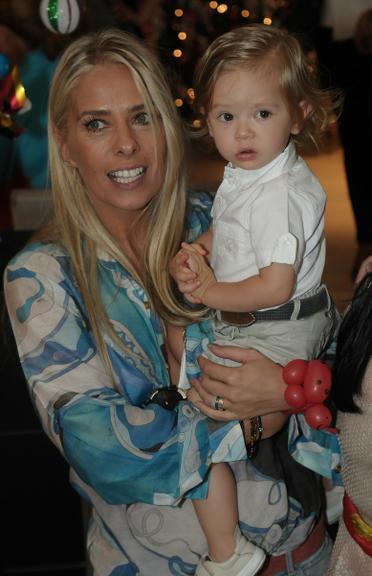 Adriane Galisteu com o filho Vittorio