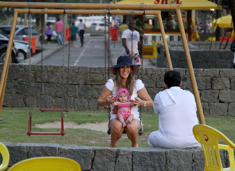 Fernanda Pontes com a filha, Maria Luiza