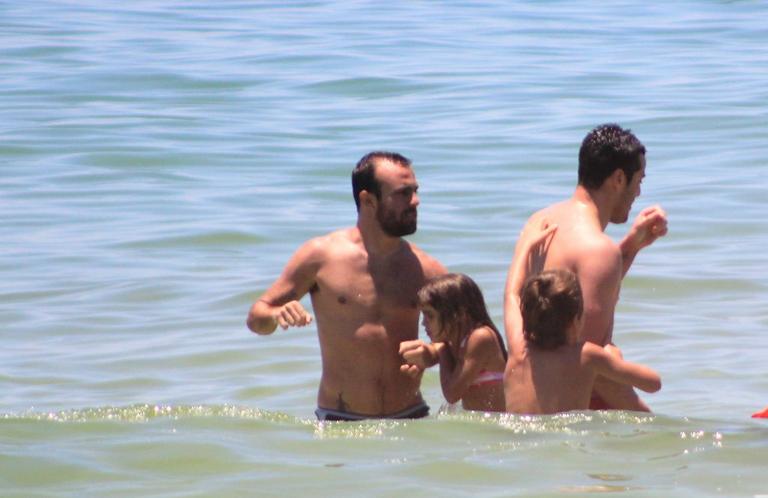 Julio Cesar e Roger curtem praia da Barra da Tijuca