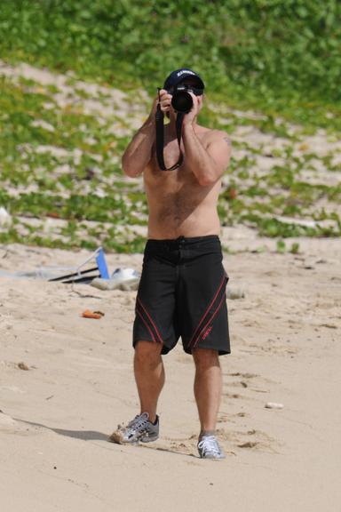 Jon Bon Jovi exibe boa forma na ilha de St. Barts, no Caribe