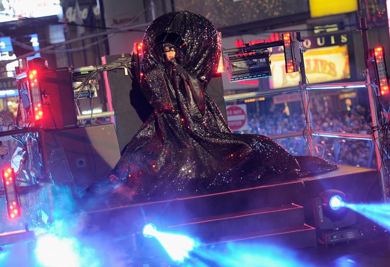 Lady Gaga agita réveillon na Times Square, em Nova York