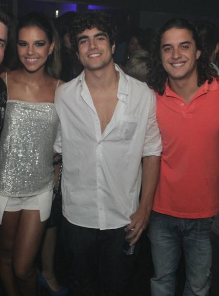 Mariana Rios, Caio Castro e Guilherme Boury