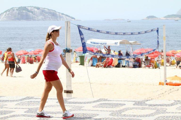 Luana Piovani caminhada no Rio de Janeiro