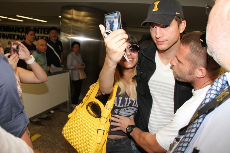 Ashton Kutcher desembarca em São Paulo para o SPFW