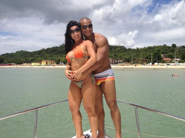 Scheila Carvalho e Toni Sales 