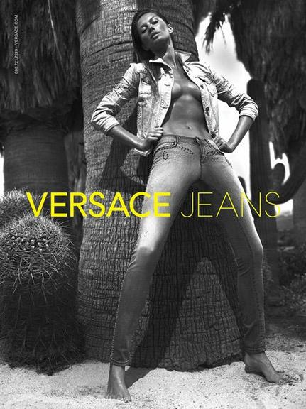 Gisele Bündchen em campanha para a Versace