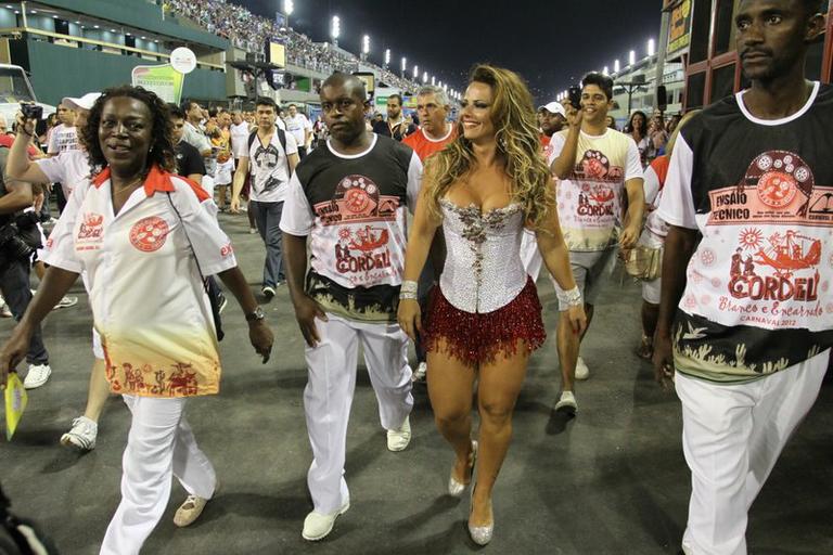 Viviane Araújo brilha em ensaio técnico do Salgueiro