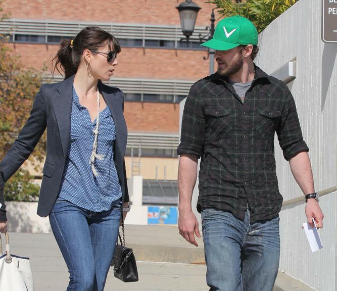 Olhar Justin Timberlake e Jessica Biel vão à consulta médica em Los Angeles